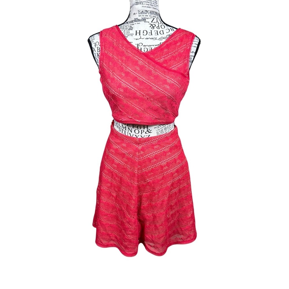 BCBGMAXAZRIA Coral Pink Lace 2 Piece Set Crop Top and Skirt XS